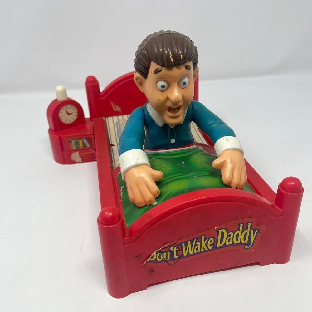 Vintage Don't Wake Daddy replacement bed & figure game piece